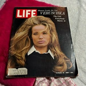 Life Magazine August 18 1967 Veriskchka The Girl Everybody Stares At